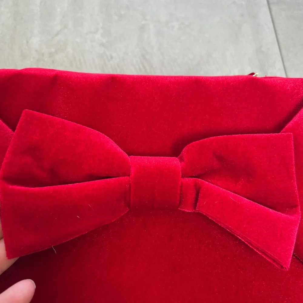 NWT gorgeous red velvet train case - cosmetics? Jewelry? Scarves? You decide! 😊
